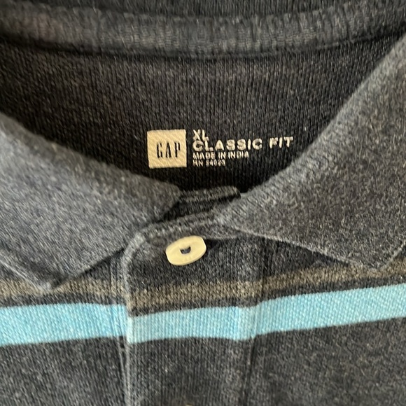 GAP Classic Fit Polo - Picture 2 of 3